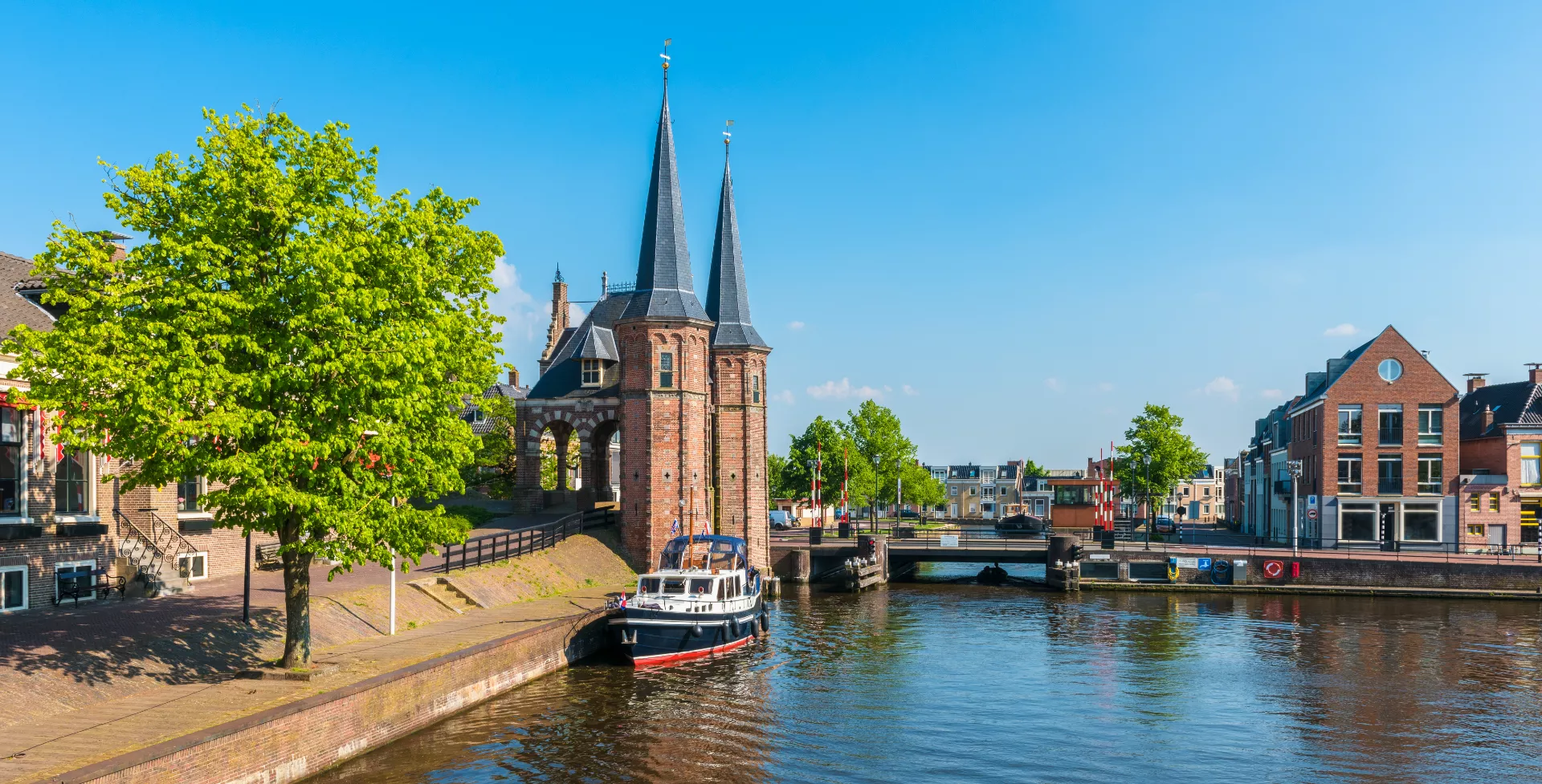Waterpoort in Sneek in Friesland, Nederland
