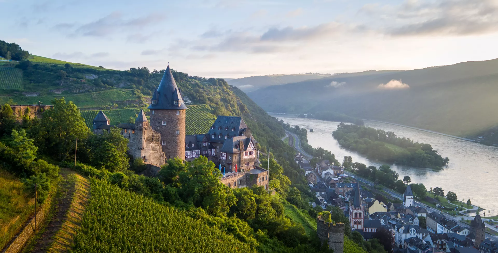 burcht langs de Rijn