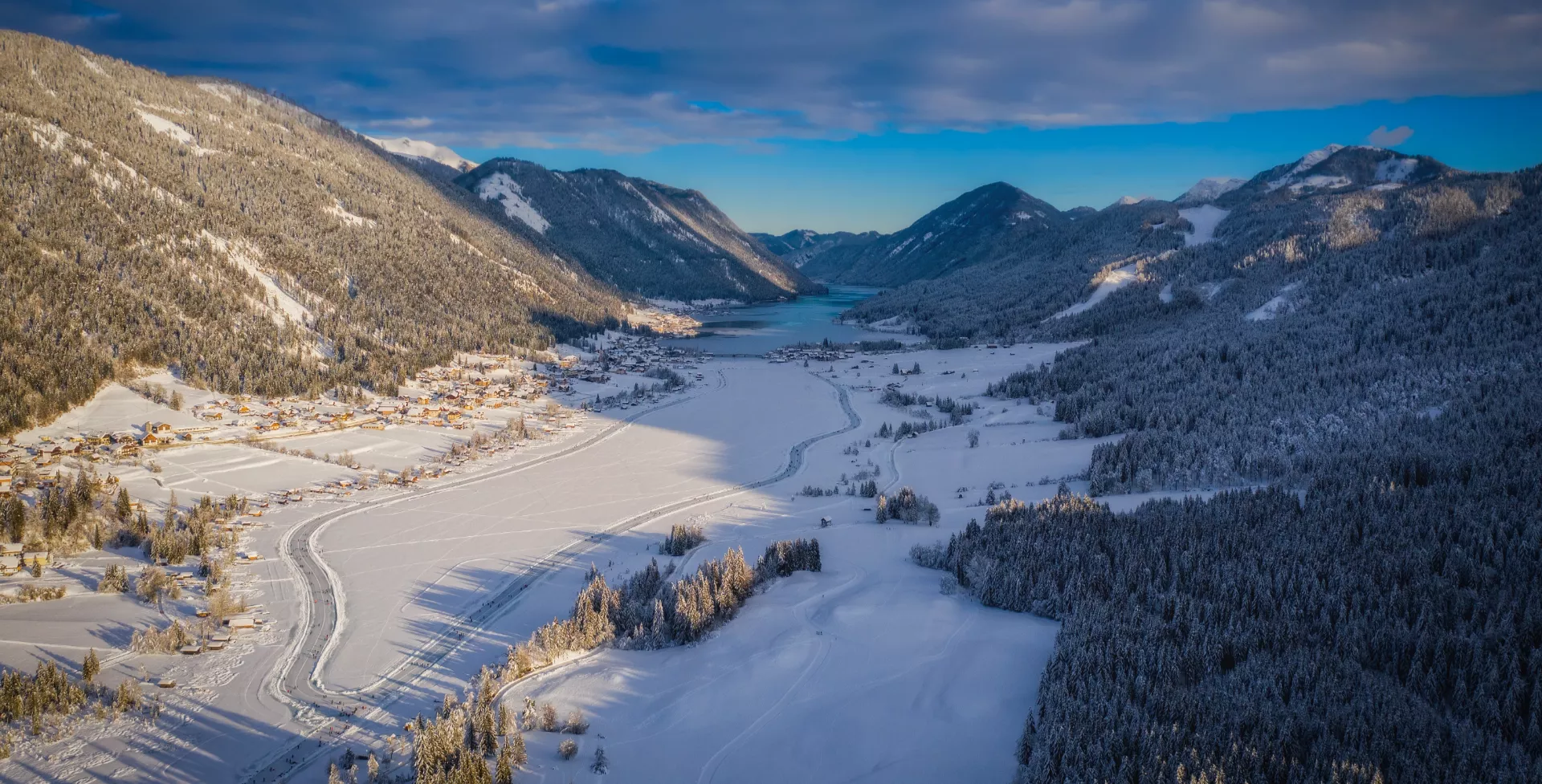 AT-Weissensee panorama winter 1920x977