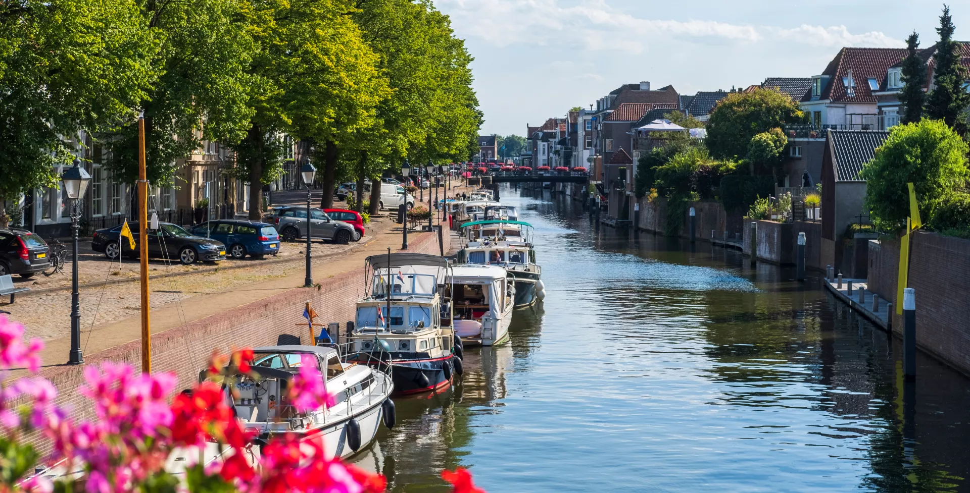 Kanaal in Gorinchem in Zuid-Holland, Nederland