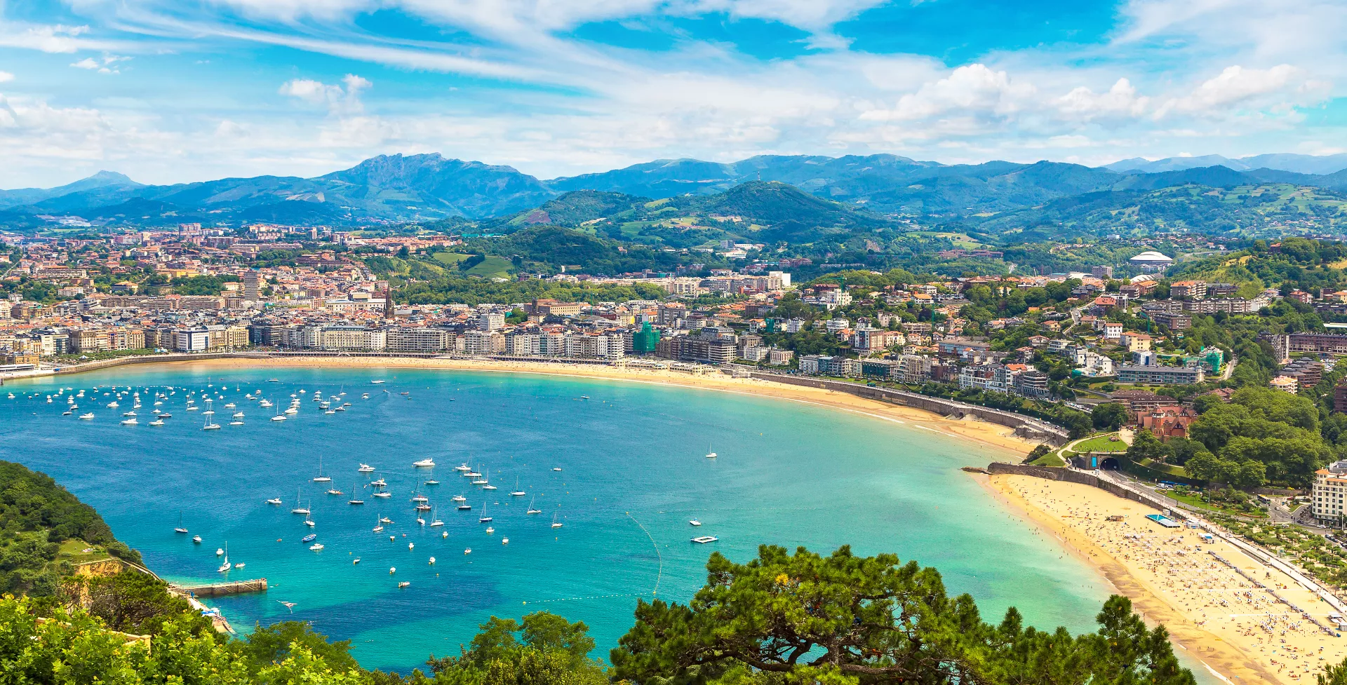 Panorama uitzicht over zee in San Sebastián, Spanje