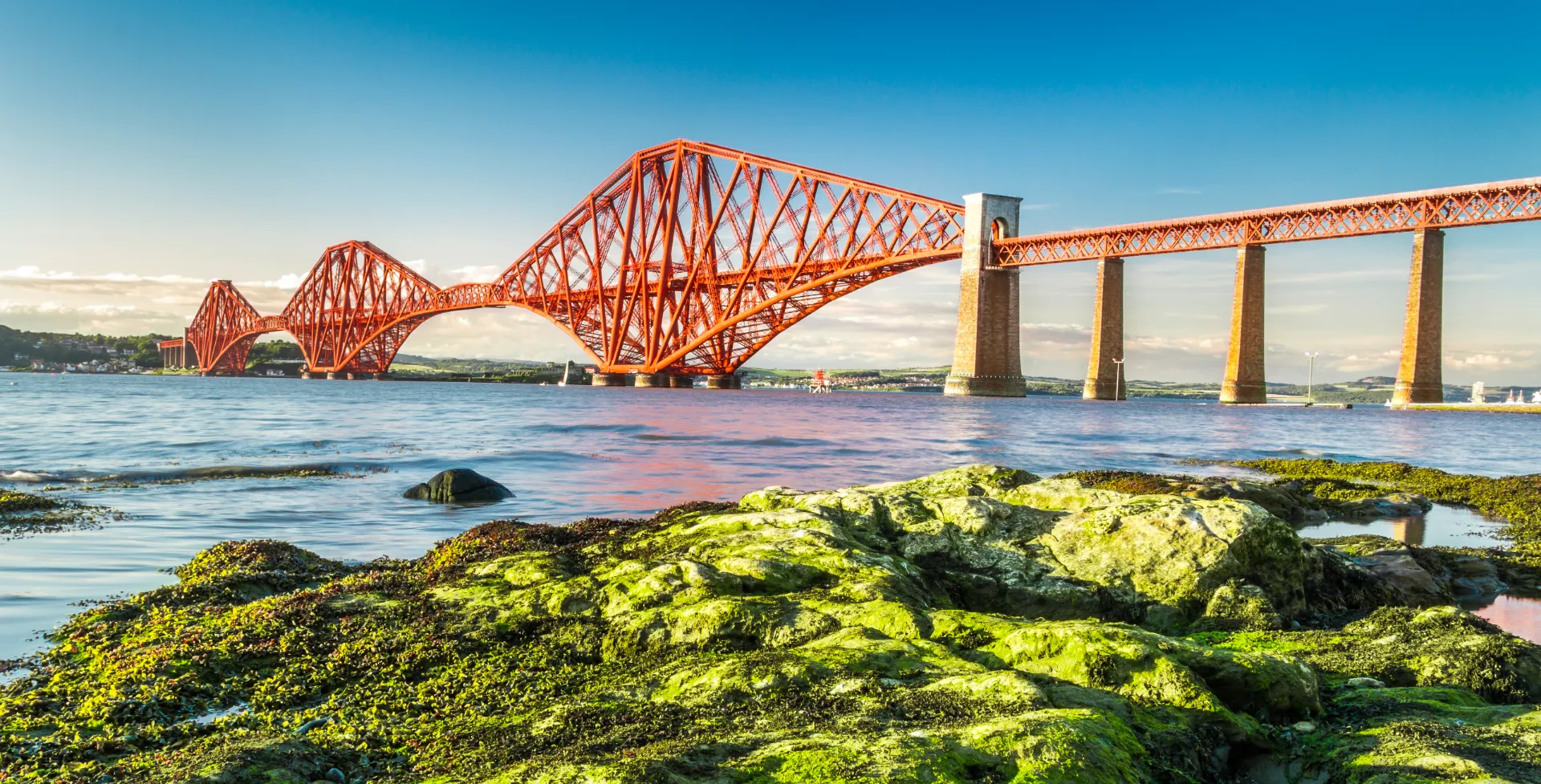 The Firth of Forth Bridge in Schotland
