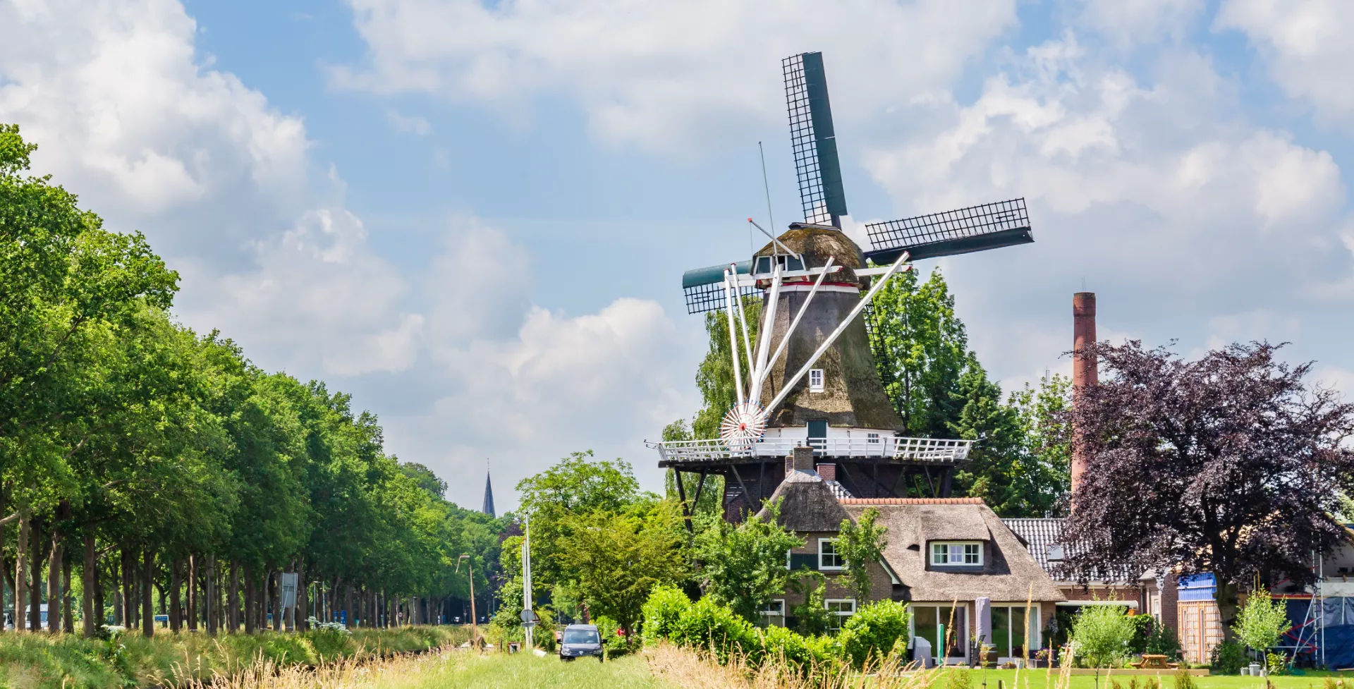 Windmolen bij Museum De Wachter in Zuidlaren in Drenthe, Nederland