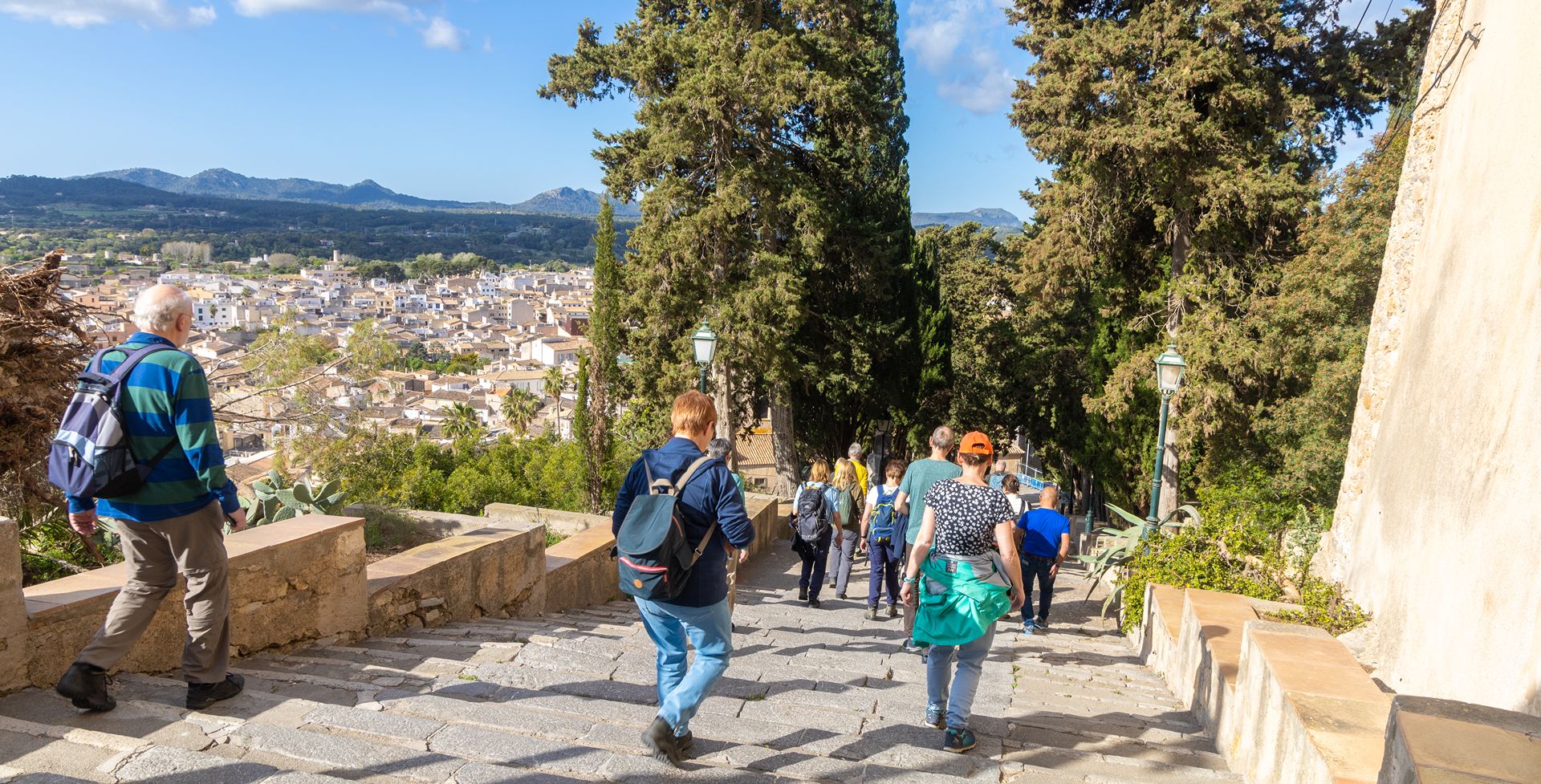 OSES95-Dag 2-Mallorca-Capdepera-Groep wandelaars-Optionele excursie.jpg